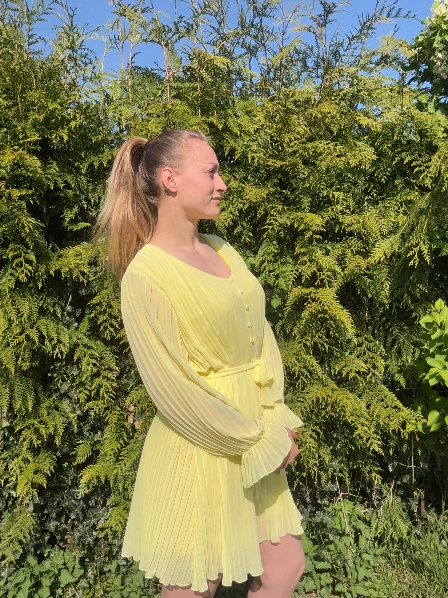Robe plissée jaune